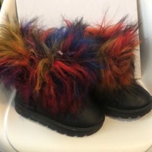 Ankle boots with fur.. faux leather.. size 11